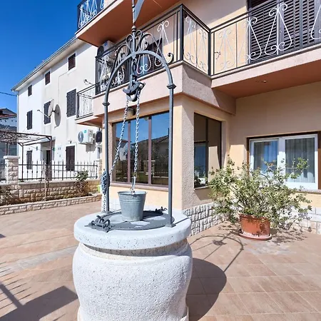 Andrea Del Mar Apartment